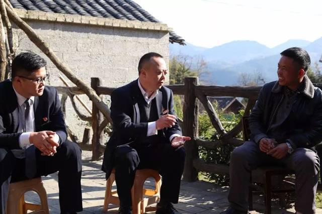 坚持立足县域,服务"三农",服务社区,服务中小微企业,秉承"根在农村,命