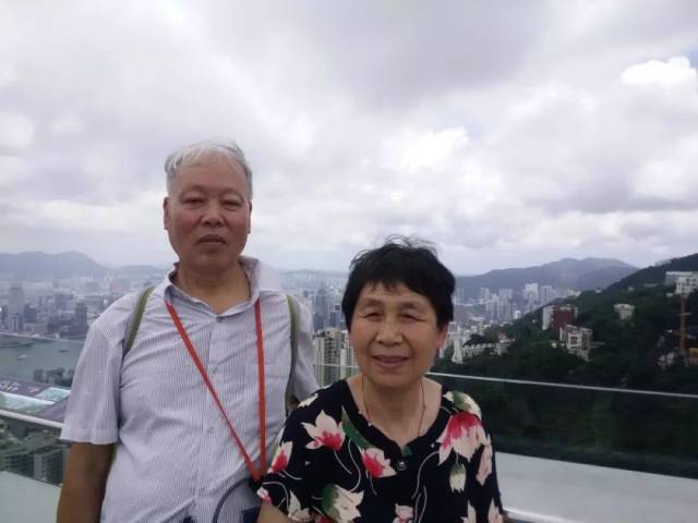 带生病的妈妈第一次坐高铁!慈溪一网友真暖…