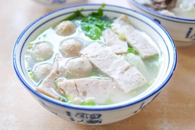 肉丸咬下去,可以感受到 一层又一层的软弹,一招就威力无穷.