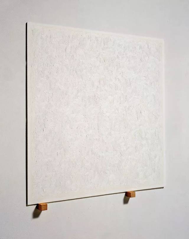 年长一些的艺术家例如巴内特·纽曼,马克·罗斯科已经开始类似创作了