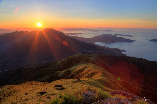 梅窩 >> 南山古道 >> 大東山 陳奕迅,他的《taste the atmosphere》