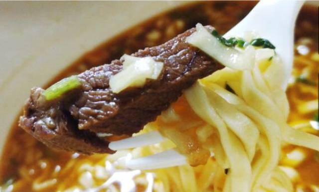 汤达人罗宋汤面…… 推荐: 满汉大餐,第一次吃是台湾朋友人肉背回的