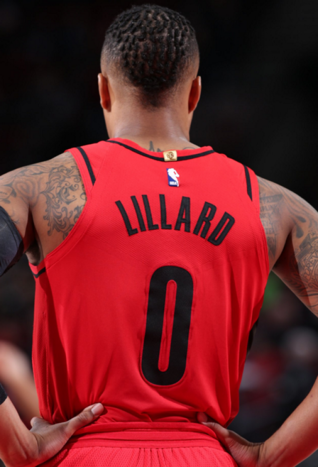 利拉德半场寻进攻手感连中3分 秀经典庆祝动作_手机搜狐网