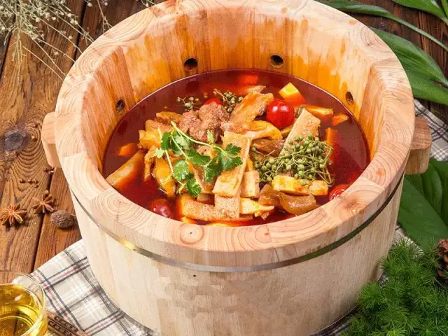"鱼你相伴"九孔喷泉鱼火锅解读
