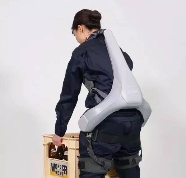 日本开始推广老龄化时代的特殊工作服——机械外骨骼