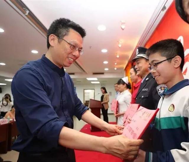禅城区委宣传部常务副部长何文志,禅城区委宣传部副部长陈冬生等出席