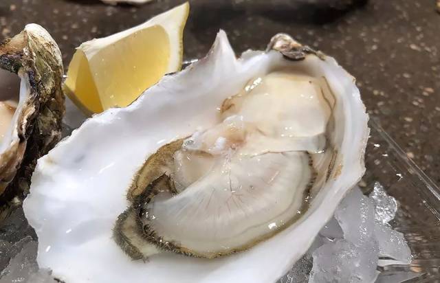 蒜蓉生蚝：舌尖上的海洋之味新体验