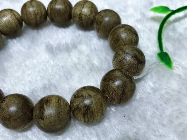 百科|加里曼丹沉香的药理作用及风水作用.