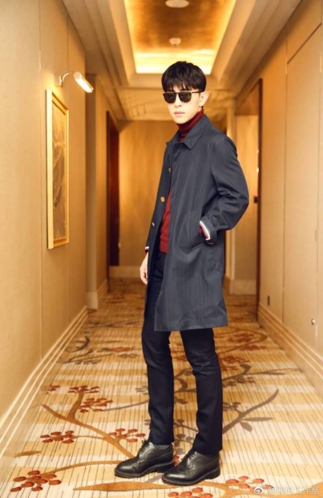 您的风衣男孩上线 邓伦风衣造型凹大片