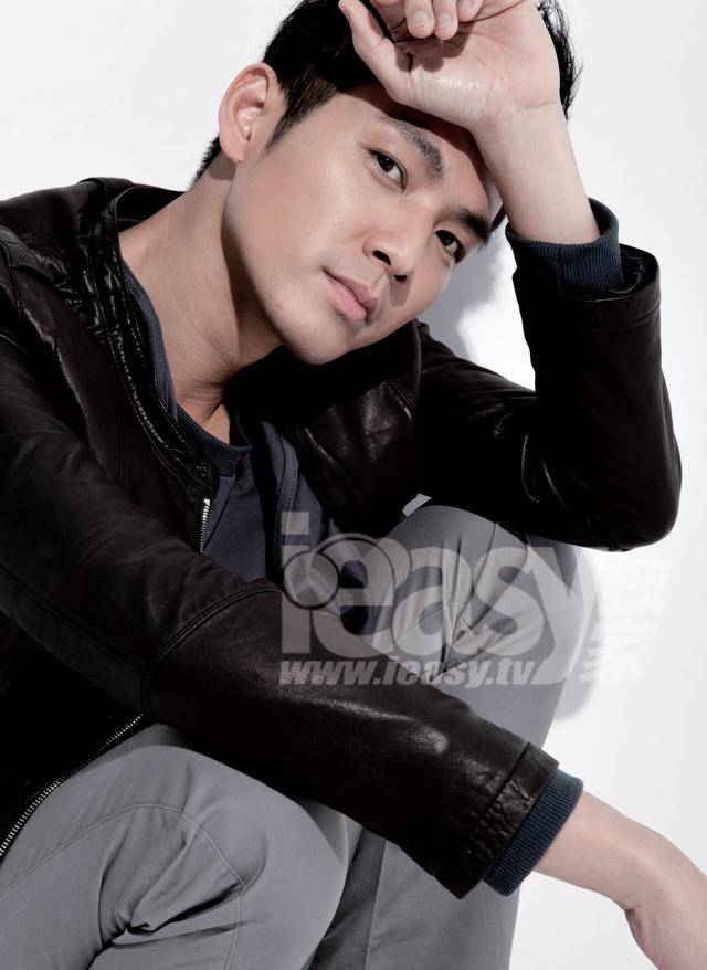 网友路遇钟汉良,离开ps修图的他,依然精致帅气