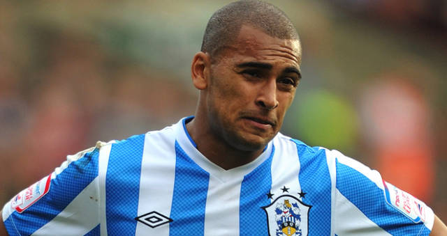 哈德斯菲尔德陷入困境