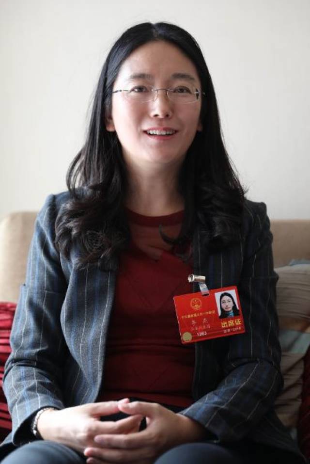 全国人大代表李燕:给救护车装"眼睛",保障"生命通道"