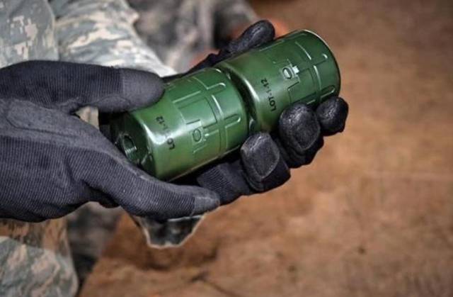新型手榴弹首次亮相解放军,威力强大科技含量直逼美军!