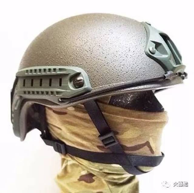 俄罗斯特种部队中的现代轻量化头盔(四)