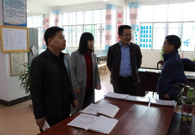 贵州黔东南州:从江县人民政府副县长蒋正才深入一中进行春季开学工作