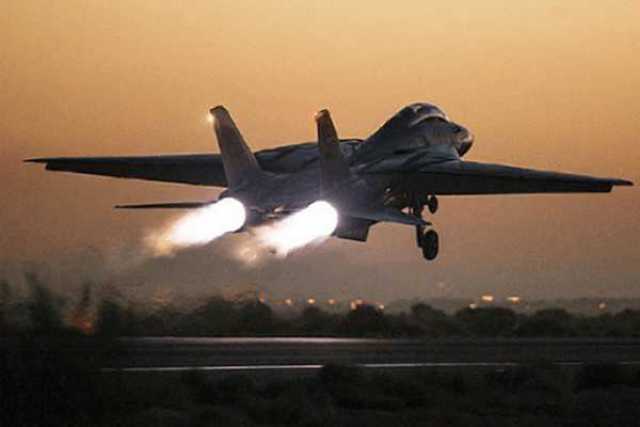 才惊险地躲过了一枚俄制r40远程空对空导弹,此后其凭借战机配备的f110