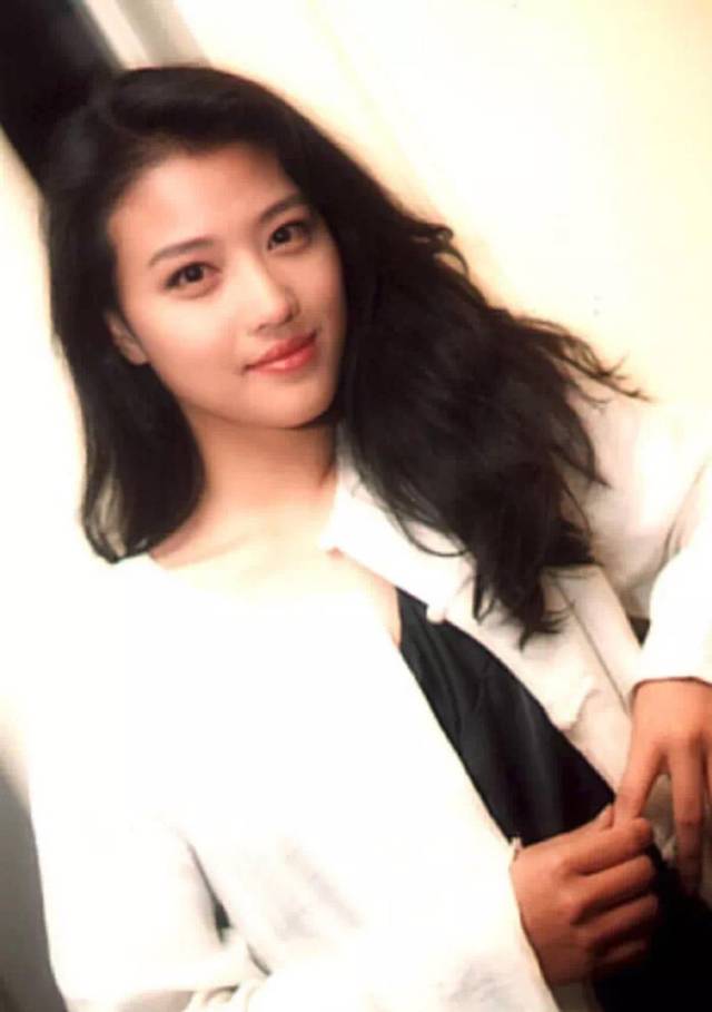 新版灭绝师太颜值也太高,感觉要艳压女主角了