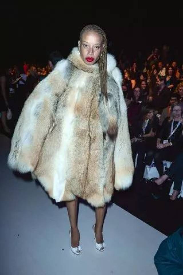 从小丑到大的她,没想到自己这一生有机会和麦当娜同走一场秀