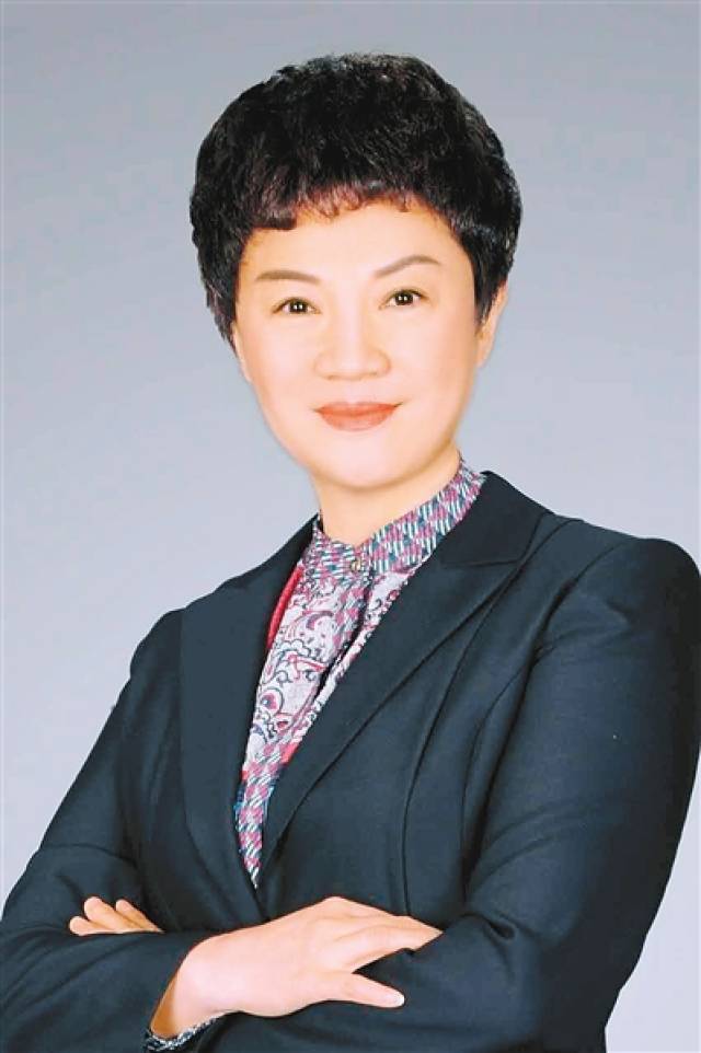 崔荣华世纪荣华投资控股集团有限公司党委书记,董事长.