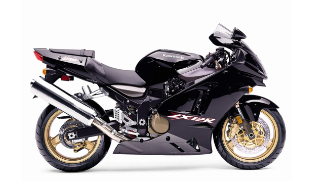 川崎 zx-12r(00-06)  排量:1199ml   马力:178匹   扭矩:137nm   极速