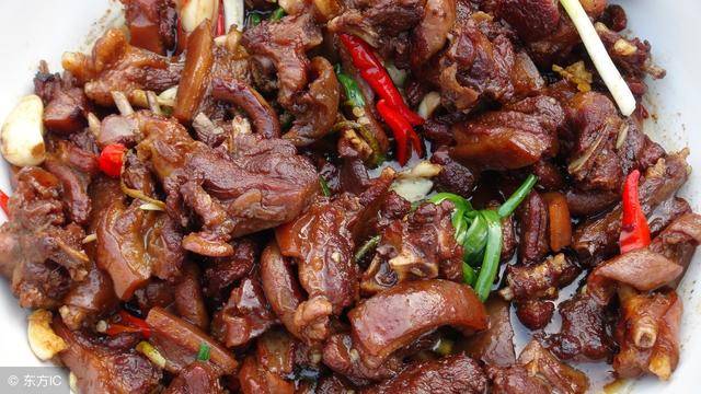 茶陵柴火狗肉声名远播,尤以秩堂乡为佳.