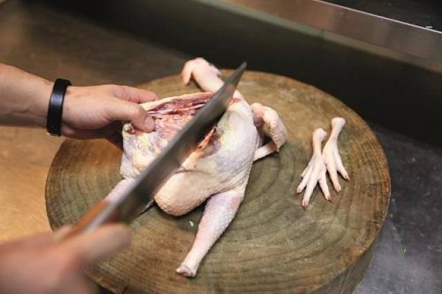 陈家大院的灯笼鸡,每天排队的人,都是为了这道菜,秘方制作流程分享