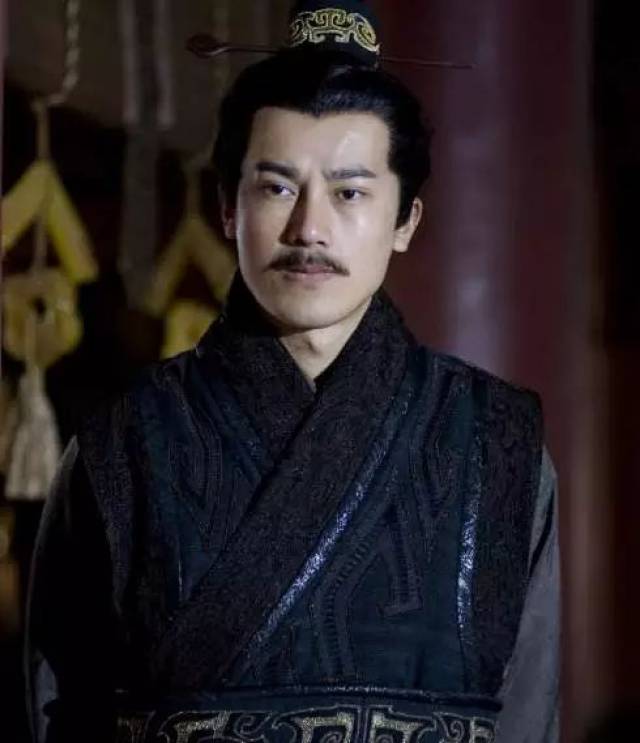 凭什么说我们不臣 又凭什么让我自杀" 来通知他们的使者说 "我也没有