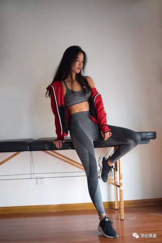 【周一正能量】女生坚持健身后,身材能有多好?
