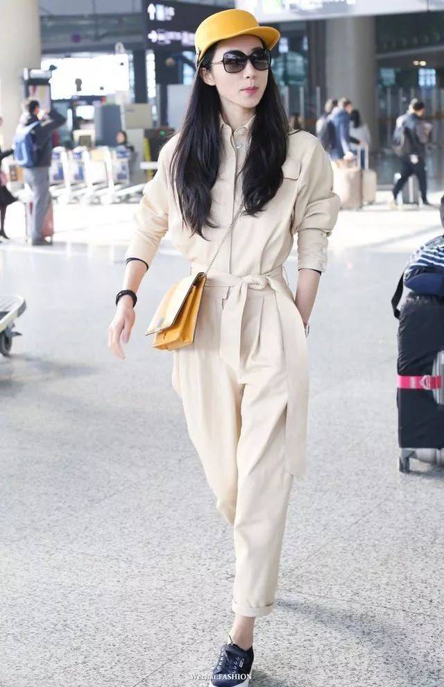 明星 | 大幂幂穿潮装手指舞教学 刘雯的春装照着