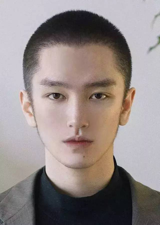 这位不食人间烟火的青年作家星野!小说中走出来的绝美古装男子!