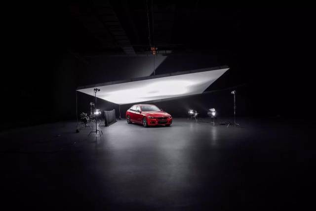 傲驰集团联手 studio举办 "moto studio全球最大汽车摄影棚体验日"