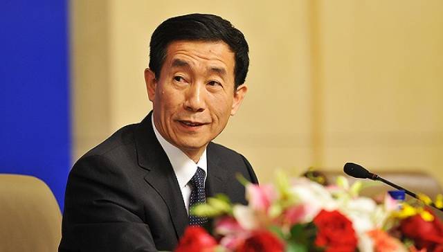 李飞任十三届全国人大宪法和法律委员会主任委员