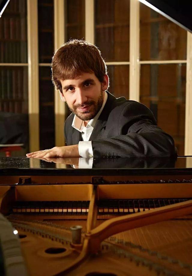 上海红星美凯龙家居艺术设计博览有限公司主办:上海古凡交响乐团地址