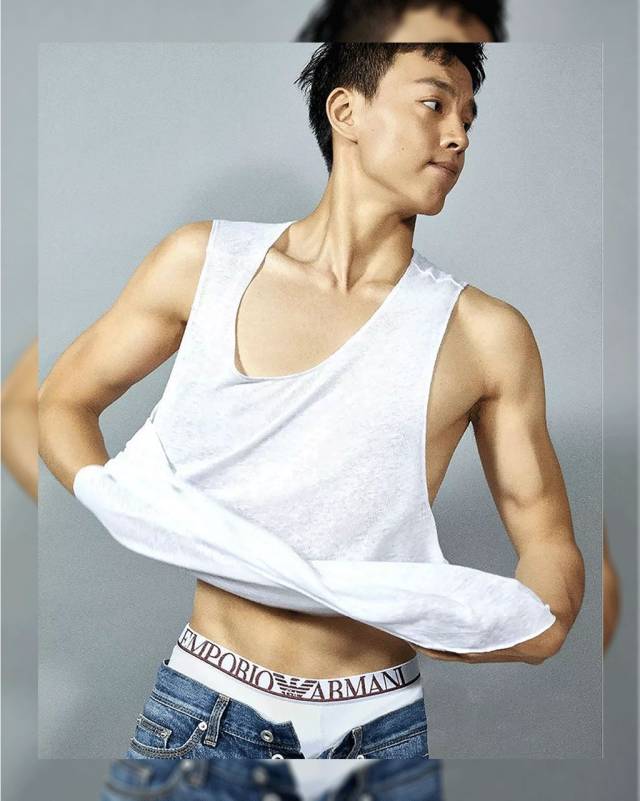 说是因为青梅竹马的女孩子 好的,知道了 其实尹昿有短暂放弃过舞蹈 但