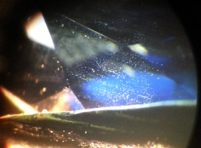 蓝宝石内部裂纹放大图图片