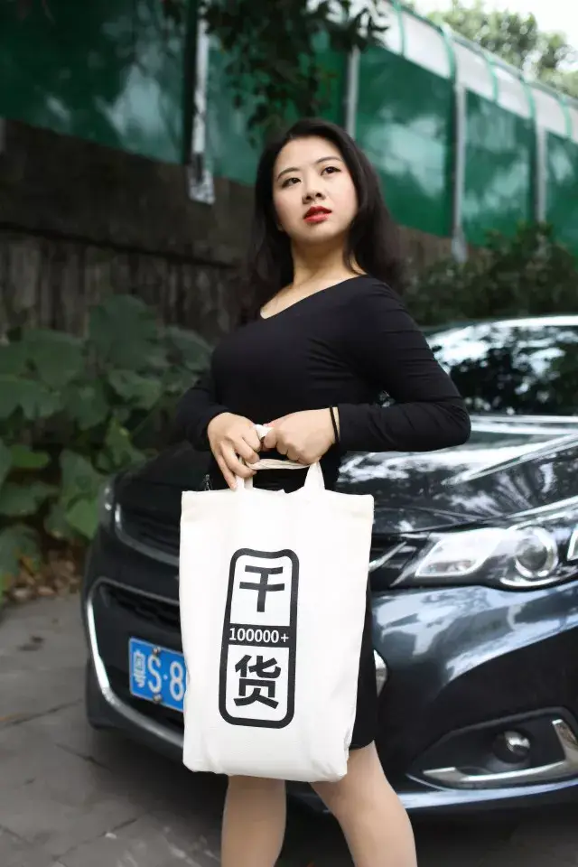 斗你玩 | 斗车妹教你如何在车上拍"动作片"!