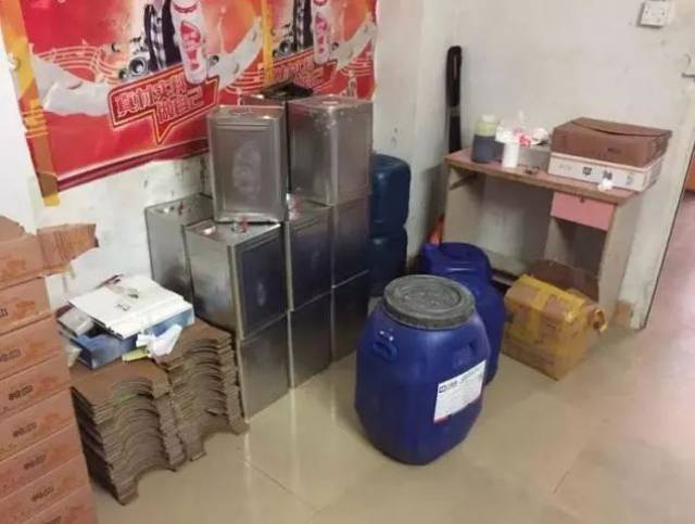 福永一小小仓库竟然藏着750公斤易燃易爆品,查封!
