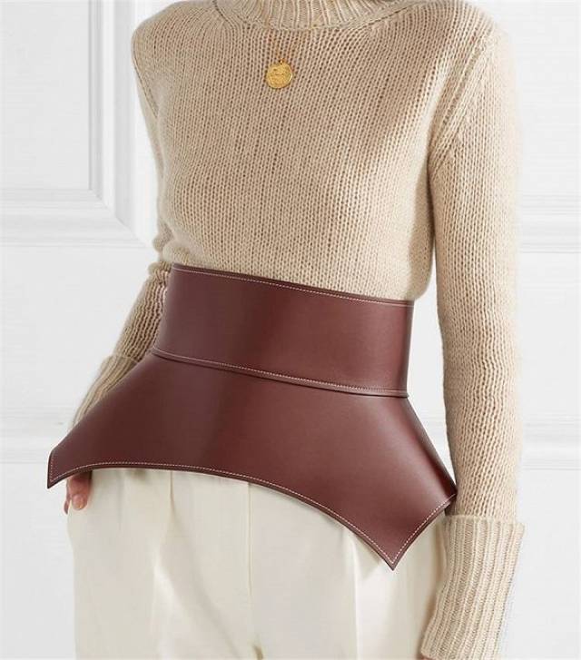 【衣帽间】"腰封"重归流行 但它不再是压迫女性的工具