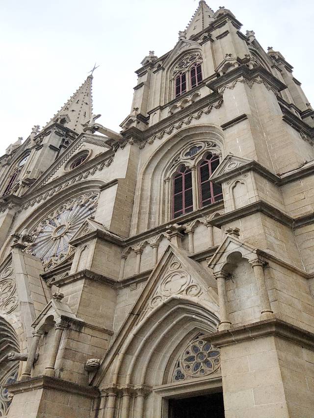 广州必游景点:石室圣心大教堂,全石结构哥特式教堂建筑