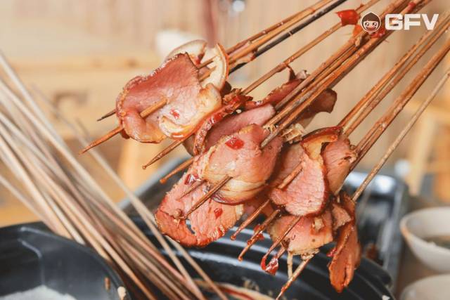 成都串串火锅界的扛把子杀入东莞,排队也要去吃.