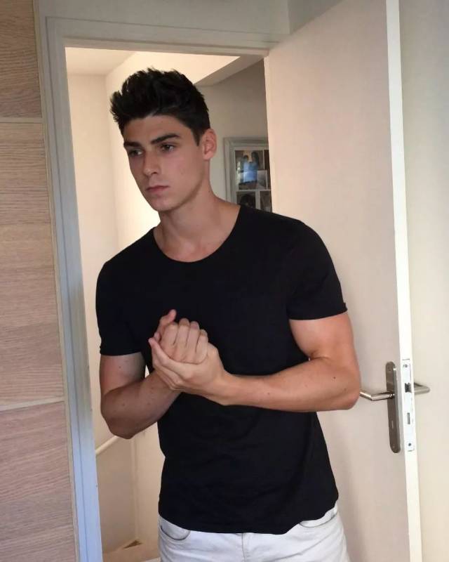 如果你喜欢这样的男孩,应该关注了! @rafaelmiller end