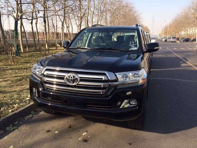 兰德酷路泽4000 18款 4.0l gxr 八气 双差属于你最完美的兰酷