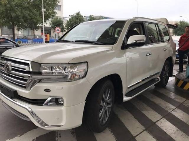 2018款中东版酷路泽5700v8参数 普拉多5.7价格多少钱