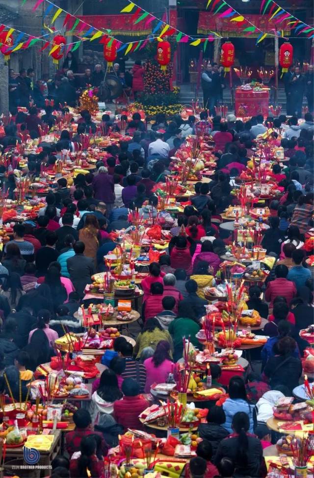 广东揭西乡村祭祖场面恢宏.