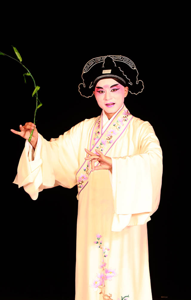 一部青春版《牡丹亭》,道不尽汤显祖的至情至性,美醉千年