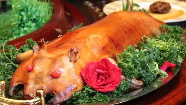 酬神祭祖之精品---- 七姨金牌乳猪