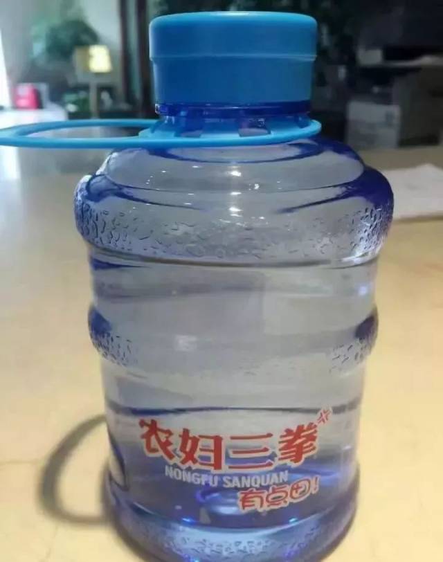 农妇三拳 是有点肿!