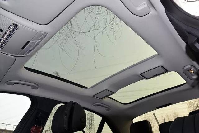 我们打算拆一台奔驰c200l看看做工用料究竟如何