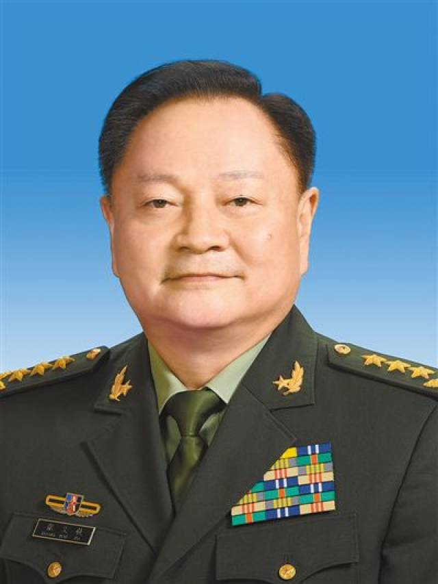 中华人民共和国中央军事委员会副主席简历
