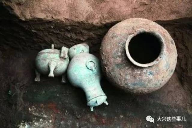 2000年前】最近出土了秦代酒壶里面竟然还有酒_搜狐网